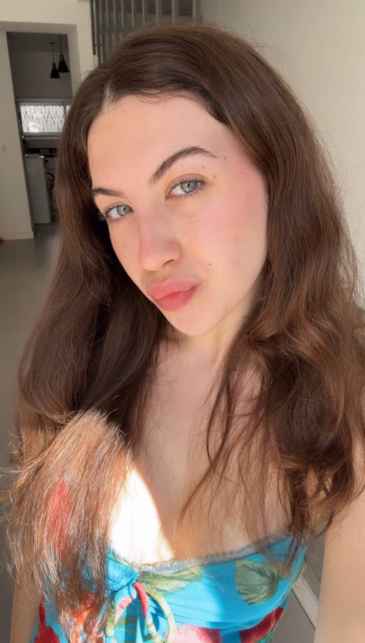 Nude girl Amber in Brazzaville