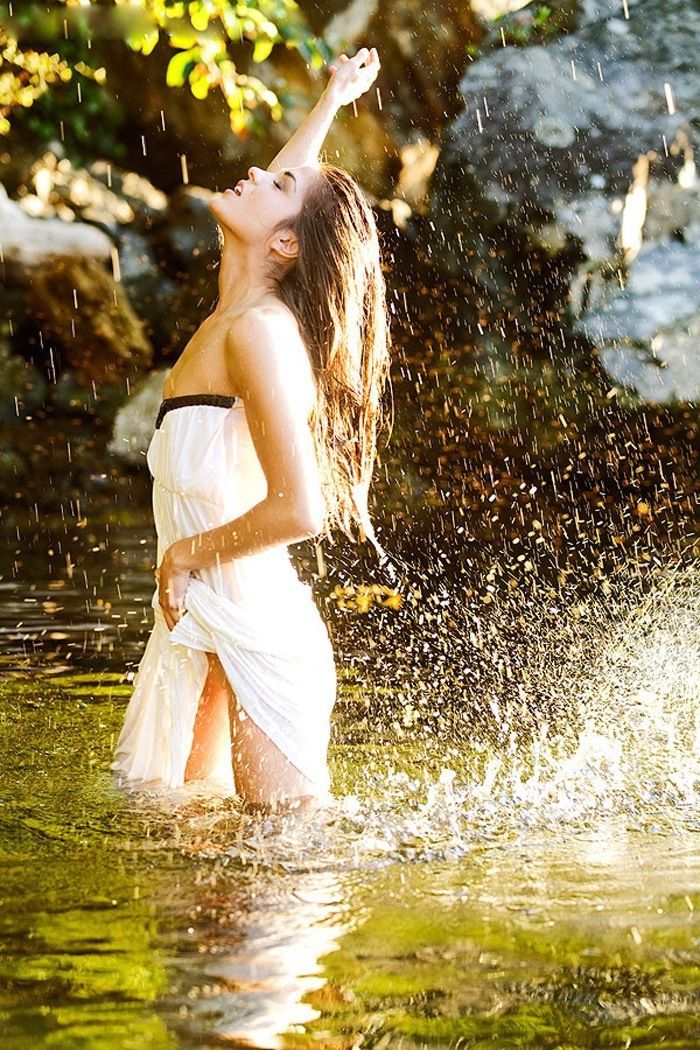 Marie Avgeropoulos in Brazzaville