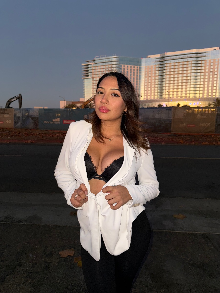 Take a pause and enjoy Ali Cruz — streaming from Brazzaville