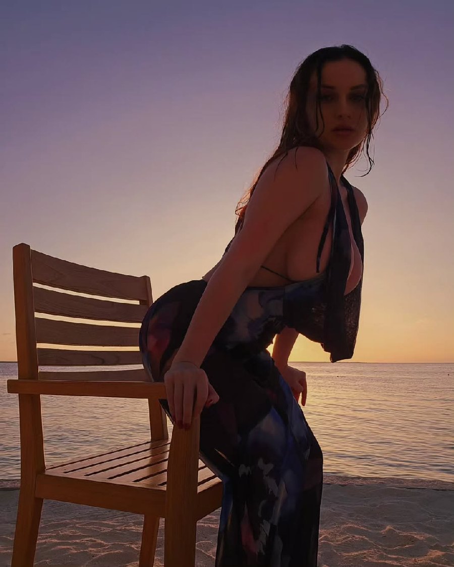 Sexy girl Miranda Faith nude in Brazzaville