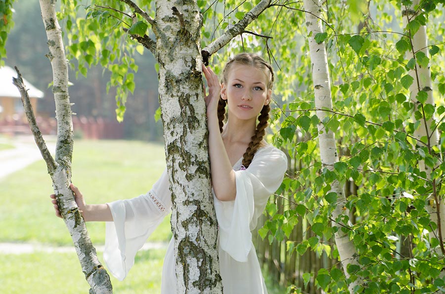 Women in Slavic costumes in Brazzaville