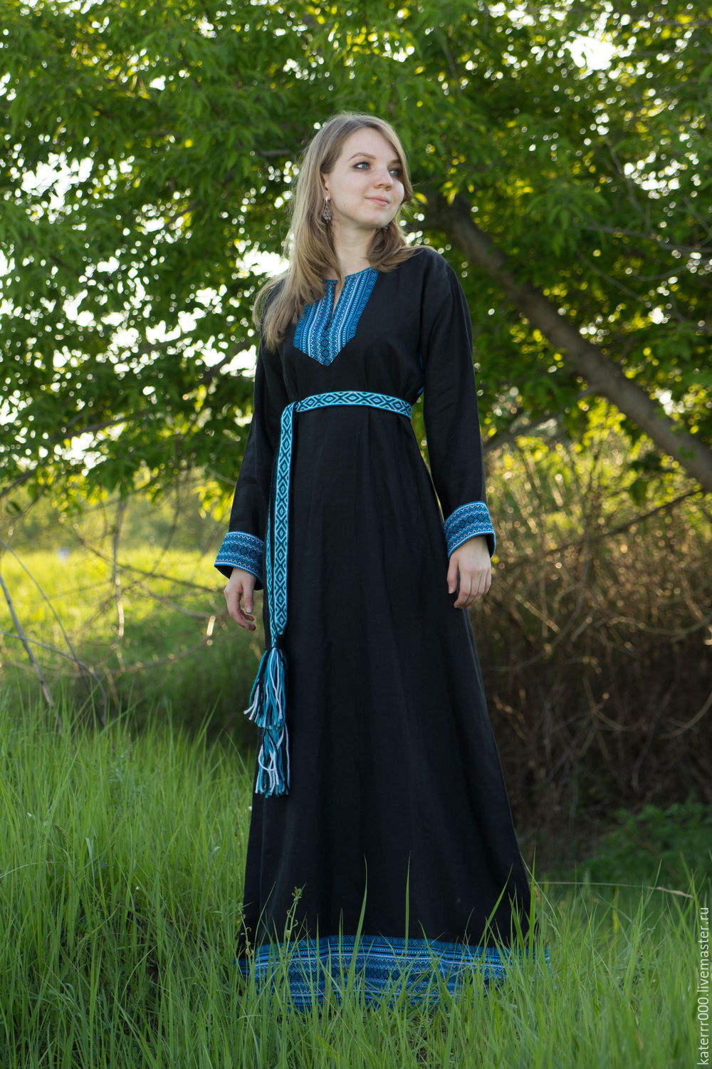 Women in Slavic costumes in Brazzaville